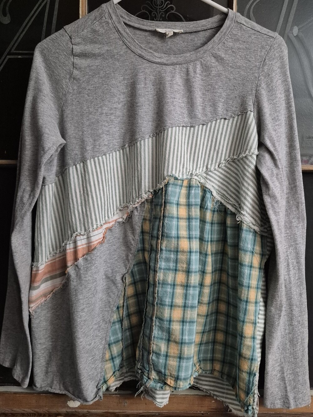 Easel Los Angeles Colorblock Patchwork Long-Sleeve Top